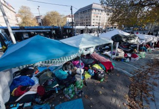 Alemanha espera menos de 300.000 refugiados este ano