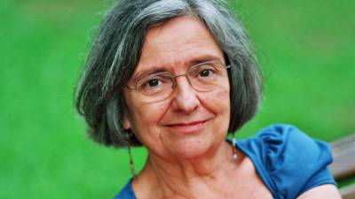 Alice Vieira escreve para contar uma história e “se possível fazer rir”