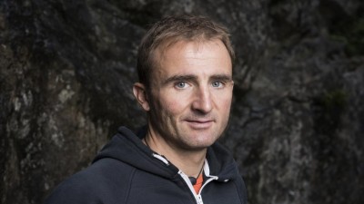 Alpinista suíço Ueli Steck morre em acidente perto do Evereste