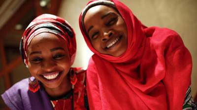Alunas raptadas pelo Boko Haram na Nigéria devolvidas às famílias