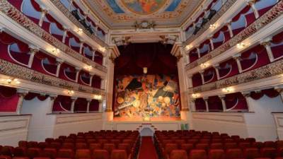 Amanhã há conferência no Teatro