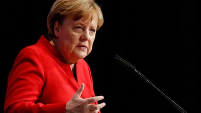 Angela Merkel pede aos imigrantes respeito pela lei e valores alemães