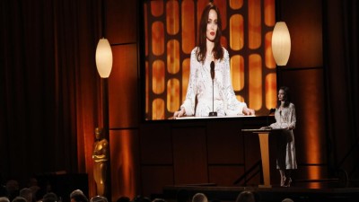 Angelina Jolie diz que violência sexual deve ser reconhecida como arma de guerra