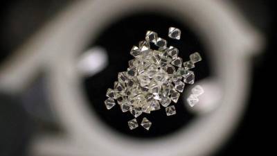 Angola acaba com regime de clientes preferenciais na venda de diamantes