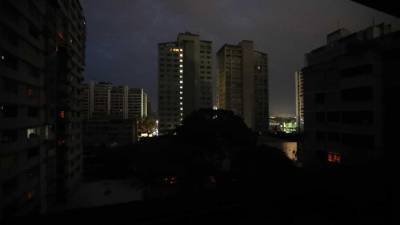 ‘Apagão’ deixa meia Venezuela às escura