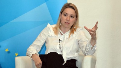 Aprovado relatório de Cláudia Monteiro de Aguiar favorável à Uber e Cabify