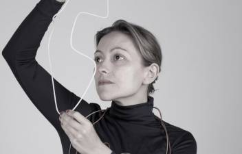 Artista Rita de Andrade realiza duas visitas guiadas à sua exposição de joalharia