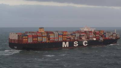 As primeiras imagens do navio que perdeu 270 contentores no Mar do Norte