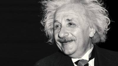 Astrónomos comprovam que teoria da gravidade de Einstein é válida em outras galáxias