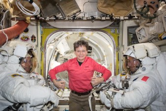 Astronauta Peggy Whitson bate recorde de um americano mais tempo no espaço