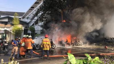 Ataques a igrejas na Indonésia causam pelo menos 11 mortos
