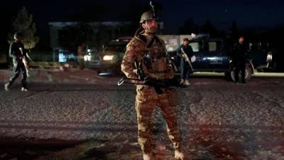 Atentado suicida no Afeganistão causa 13 mortos