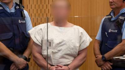 Atirador de massacre na Nova Zelândia tinha licença e adquiriu armas de forma legal