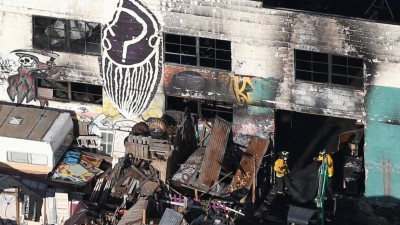 Aumenta para 36 o número de mortos no incêndio em armazém na Califórnia