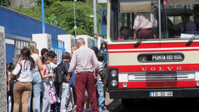 Autocarros velhos podem continuar a transportar crianças na Madeira