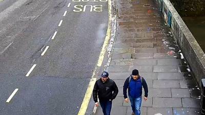Autoridades britânicas identificam dois russos como suspeitos de ataque químico
