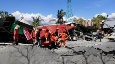 Autoridades indonésias elevam número de mortos de sismos e tsunami para 844