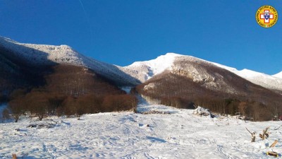 Autoridades italianas terminam buscas no hotel atingido por avalanche