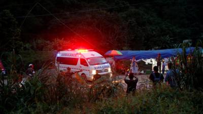 Autoridades tailandesas confirmam resgate de mais quatro rapazes hoje da gruta