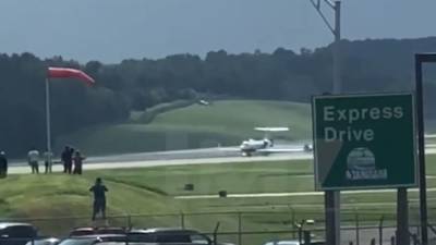 Avião com dois pneus rebentados aterra em segurança em Nova Iorque