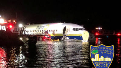 Avião comercial cai em rio nos EUA sem provocar qualquer morte