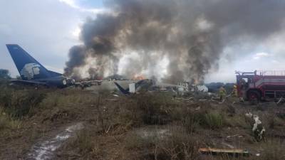 Avião despenha-se no México