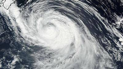 Aviso de furacão nos EUA ao aproximar-se tempestade tropical Gordon