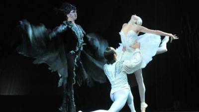 Bailado ‘O Lago dos Cisnes’ regressa hoje ao Teatro Camões em Lisboa