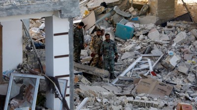 Balanço de mortos do sismo no Irão sobre para 445