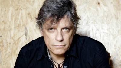 Biografias de Zé Pedro, David Bowie e Elton John nas novidades editoriais do mês