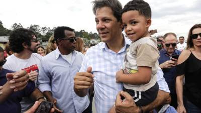Bolsonaro “fomenta a violência, incluindo a cultura de violação”, acusa Haddad