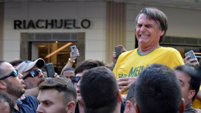 Bolsonaro operado com êxito fica hospitalizado pelo menos cinco dias