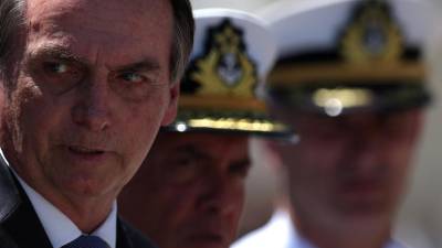 Bolsonaro pede a militares que aceitem sacrifícios face a mudanças no pagamento de pensões