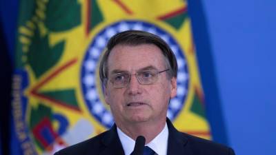 Bolsonaro pede desculpas a deputada por ter dito que ela “não merecia ser violada”
