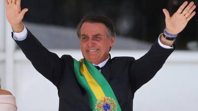Bolsonaro pondera acabar com a Justiça do Trabalho por “excesso de direitos” laborais