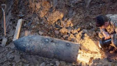 Bomba de 220 quilos da Segunda Guerra Mundial desactivada em França