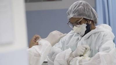 Brasil regista subida de 53% na proporção de infectados em duas semanas