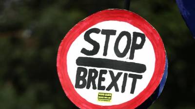 ‘Brexit’ sem acordo levará a escassez de combustível, comida e fármacos