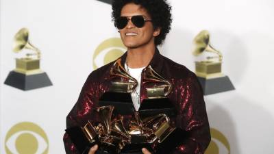 Bruno Mars e ‘rapper’ Kendrick Lamar grandes vencedores dos prémios Grammy