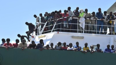 Bruxelas apresenta plano de acção para ajudar Itália devido às migrações
