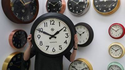 Bruxelas vai propor fim da mudança de hora