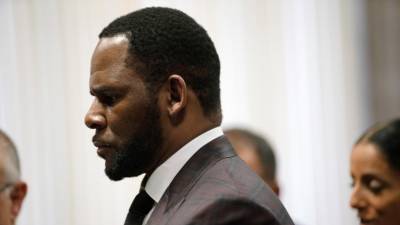Cantor norte-americano R.Kelly detido após novas acusações de crimes sexuais