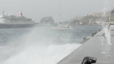 Capitania emite aviso de má visibilidade no mar até às 06 horas deste domingo