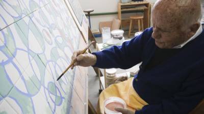 Cargaleiro diz não merecer homenagem, mas Paris e Portugal discordam