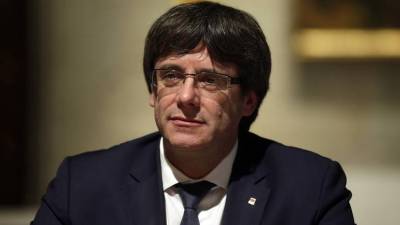 Carles Puigdemont presente na segunda-feira a um juiz para identificação
