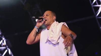 Carlão edita novo álbum e pergunta “Entretenimento?”