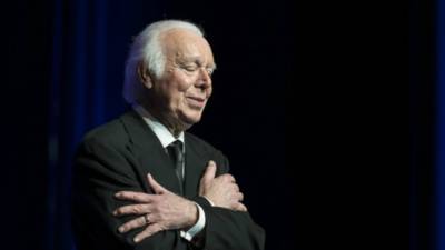 Carlos do Carmo anuncia fim da carreira