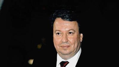 Carlos Santos Silva chega ao tribunal em silêncio