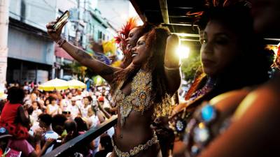 Carnaval do Rio de Janeiro atrai 1,5 milhões de turistas e 875 mil milhões de euros