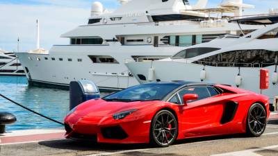 Carros do filho do presidente da Guiné Equatorial apreendidos na Suíça valeram 21,6 milhões de euros